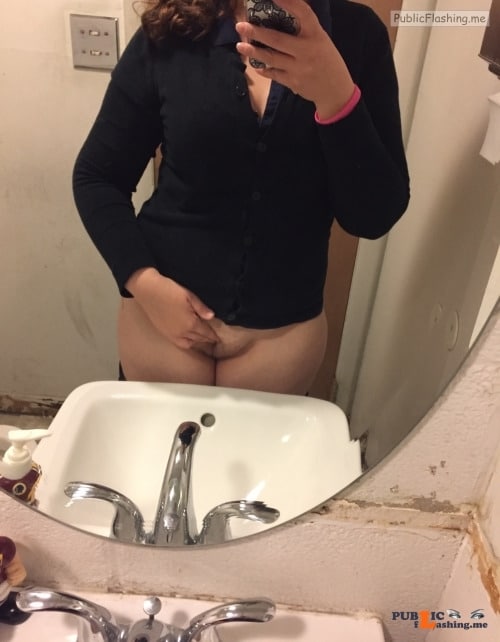 No panties smileylovexoxo: Bored at work ? Wish you were my colleague pantiesless Public Flashing