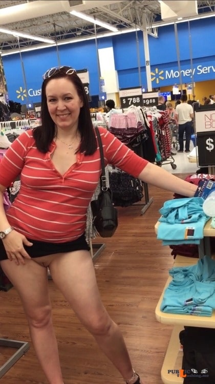 No panties Commando shopping is fun. Thanks for the smile and the... pantiesless Public Flashing