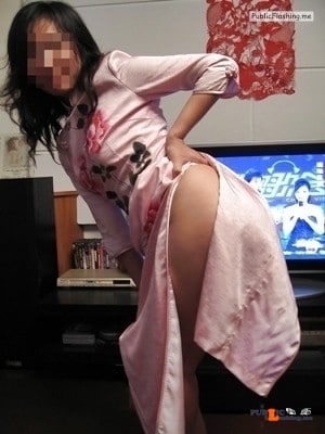 Public Flashing Photo Feed: No panties sircumalotfan: cheongsam showoff pantiesless