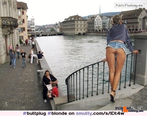 foreign lady pictures - Photo flashing in public picture - Public Flashing Photo Feed