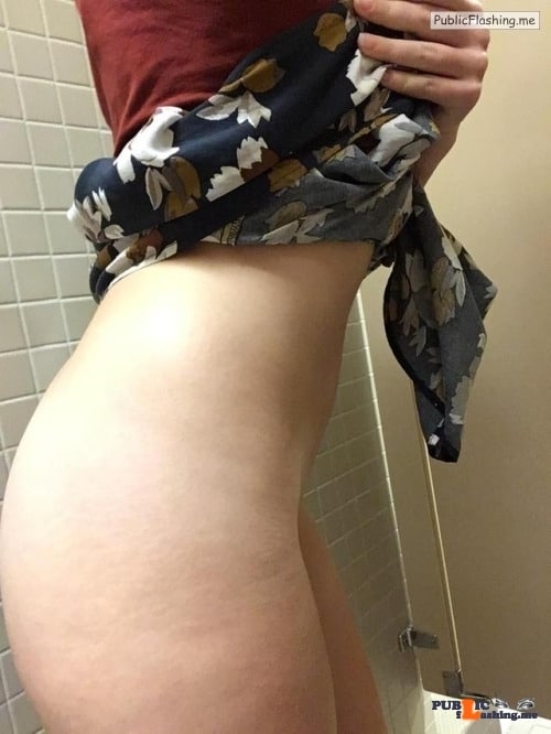 Public Flashing Photo Feed  : No panties amateur-naughtiness: I flashed my pussy all around my office… pantiesless
