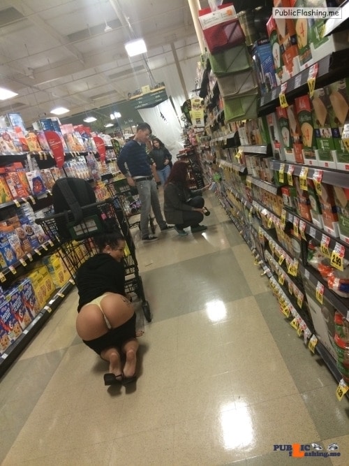 photo live woman sitting badly exposing all her pa - Exposed in public Photo - Public Flashing Photo Feed