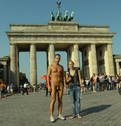 Public Flashing Photo Feed : Public nudity photo http://ift.tt/2tJbBJV