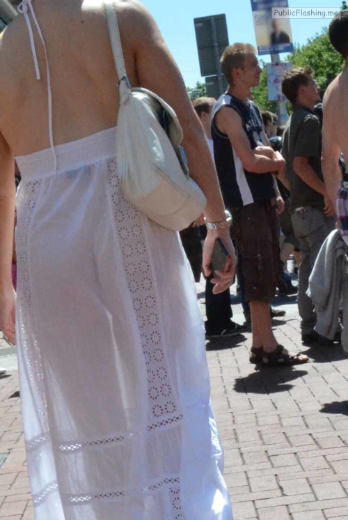 moms vagina accidentally exposed - Exposed in public Photo - Public Flashing Photo Feed