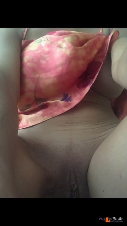 wife boobs pic - No panties liftyourskirt: Wife going commando ??? submission! I love it… pantiesless - Public Flashing Photo Feed