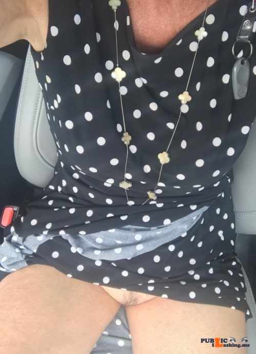 Public Flashing Photo Feed : No panties 918milftexter: Skirt day at work! Feels so sexy with no… pantiesless