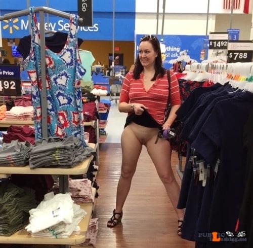 ass flashing short skirts - Photo flashing in public picture - Public Flashing Photo Feed