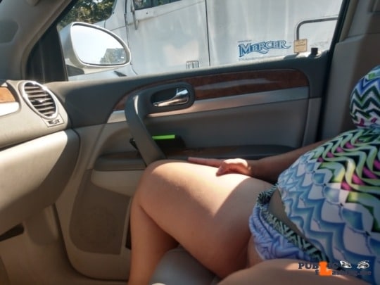 she is masterbating for the truck driver - No panties allaboutthefun32: This driver was rather appreciative of the view ? pantiesless - Public Flashing Photo Feed