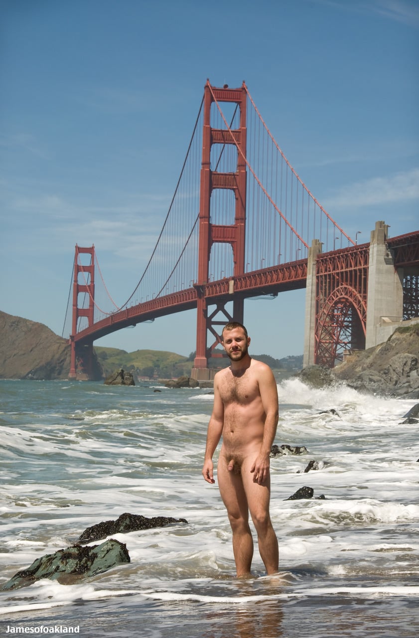 Amateur: posing naked under san francisco bridge