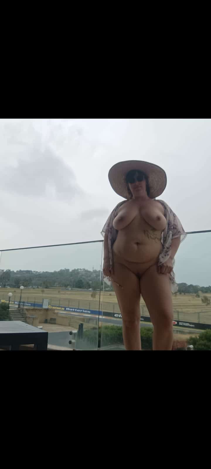 Afternoon Delight: Sydney Girl’s Balcony Flash